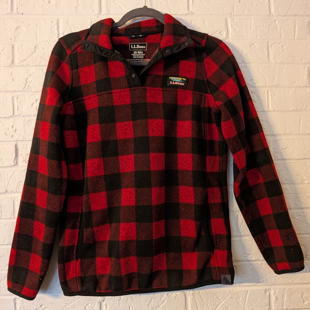 Women's L.L. Bean Red and Black Plaid Pullover